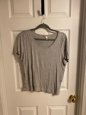 Banana Republic Gray Scoop Neck Short Sleeve Tee